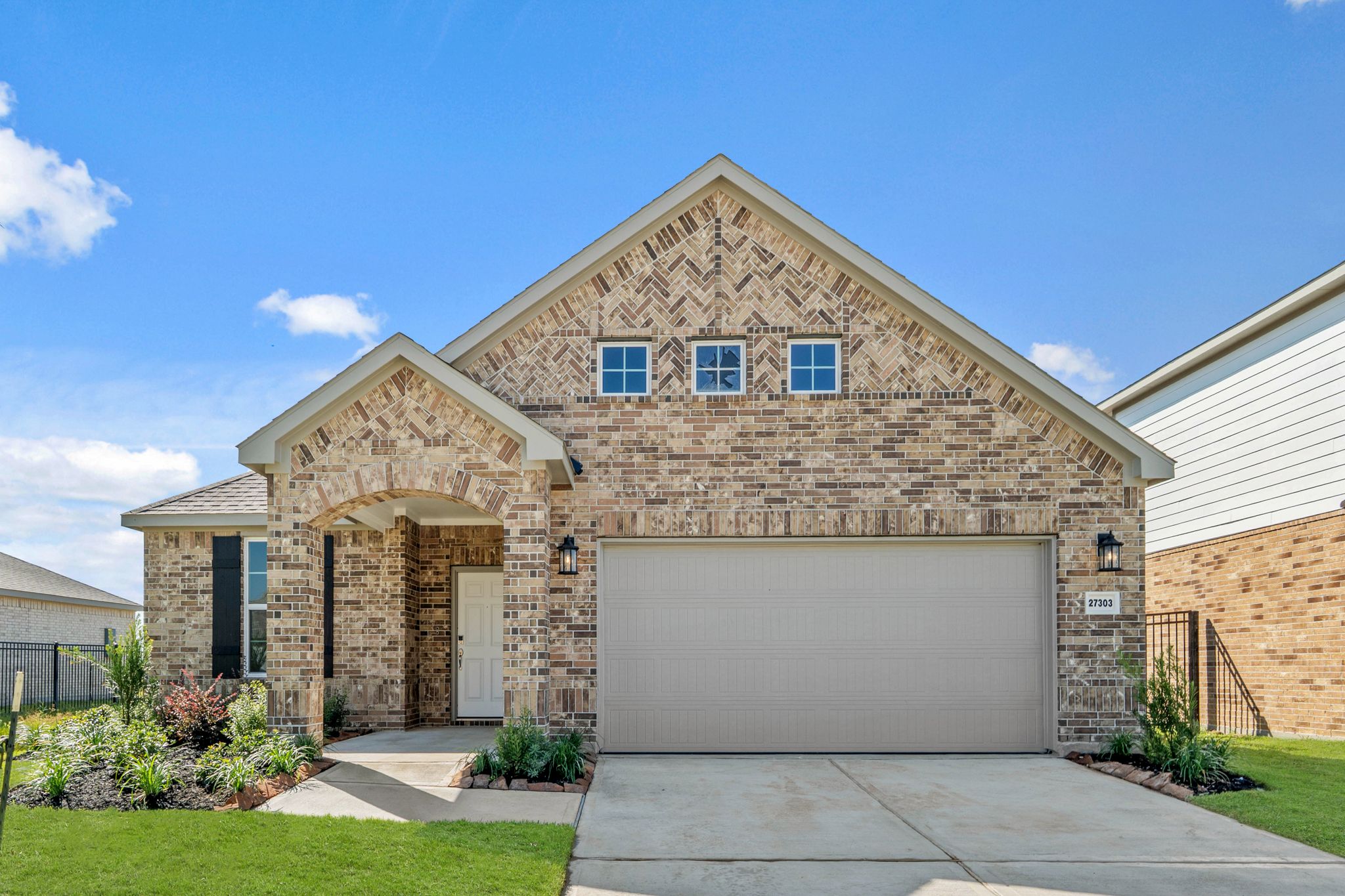 350211 27303 Blue Pool Drive