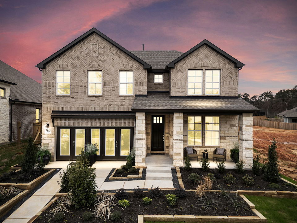 A house with a large front yard with Martin Luther King Jr. National Historic Site in the background.