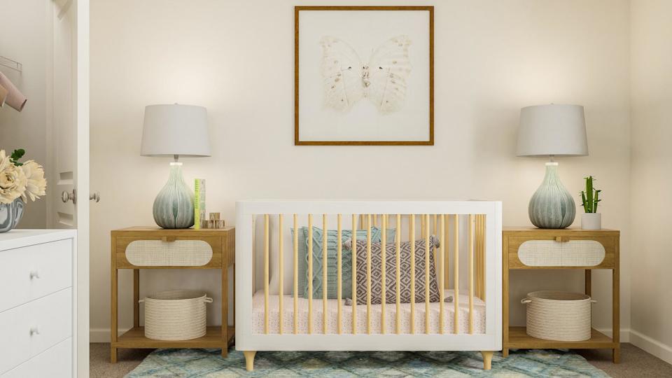 A room with a bed and lamps.